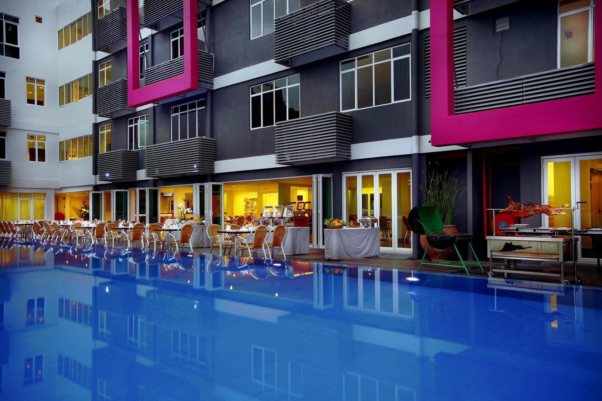 Favehotel Cenang Beach Langkawi Exterior foto